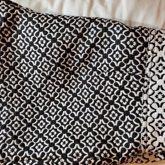 BRAND NEW SANS SOUCI FLORAL PATTERN DESIGN PRINT WOMEN"S SHORTS - Picture 9 of 10